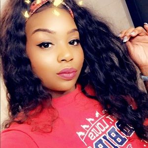 Meet your Posher, Daisha